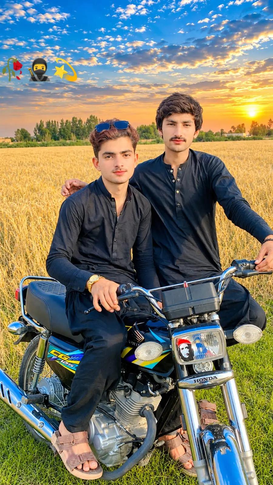 @mushtaq khani,18