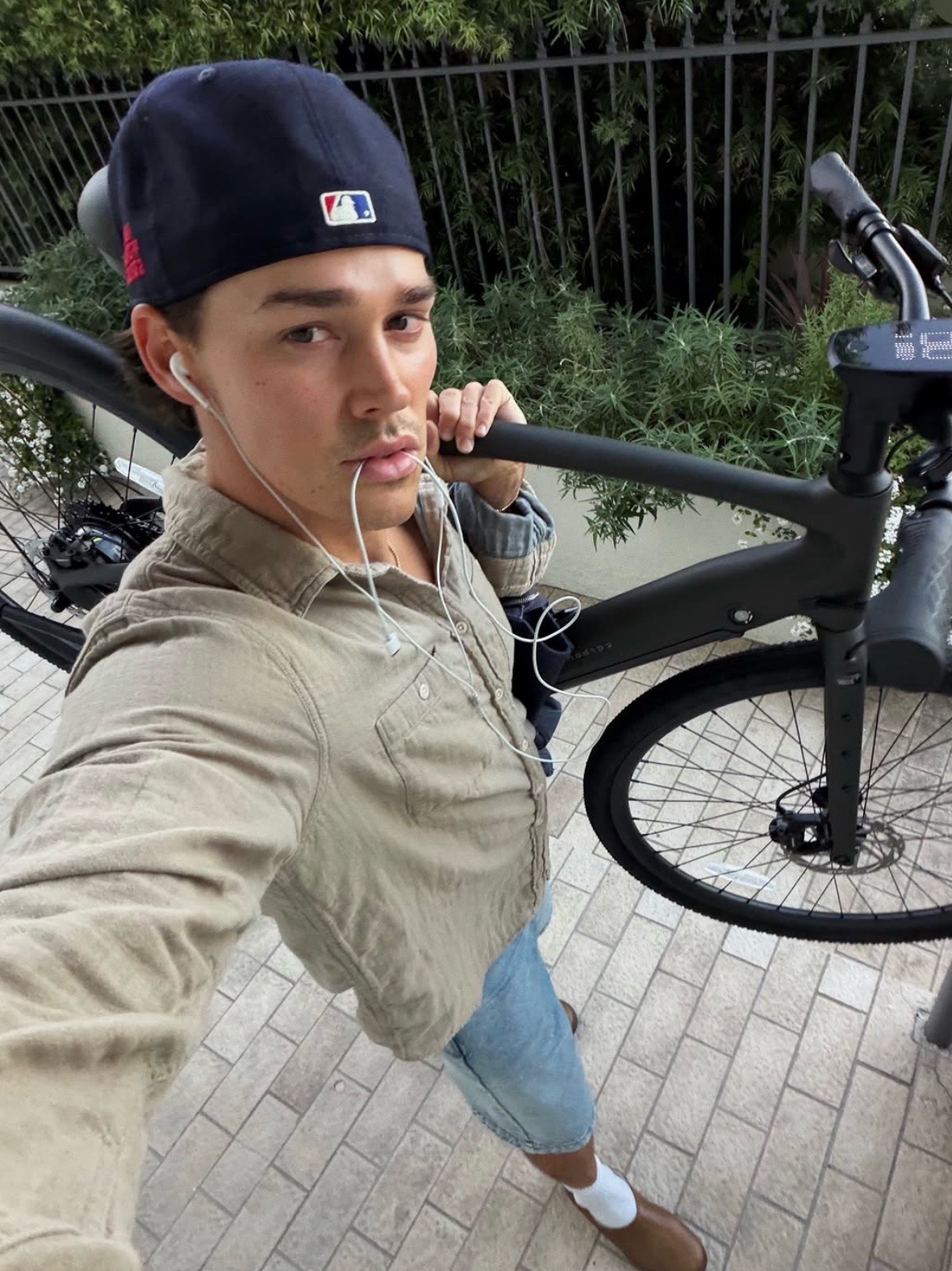 @Bella