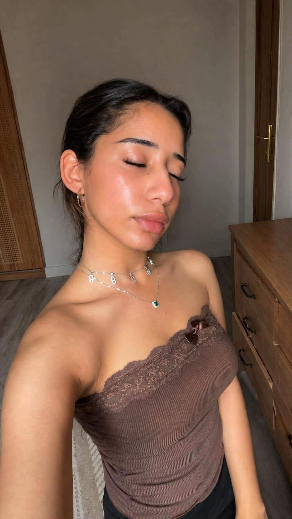 @Elaan