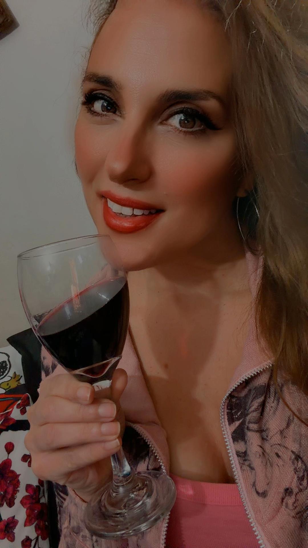 @Alejandra Victoria L T