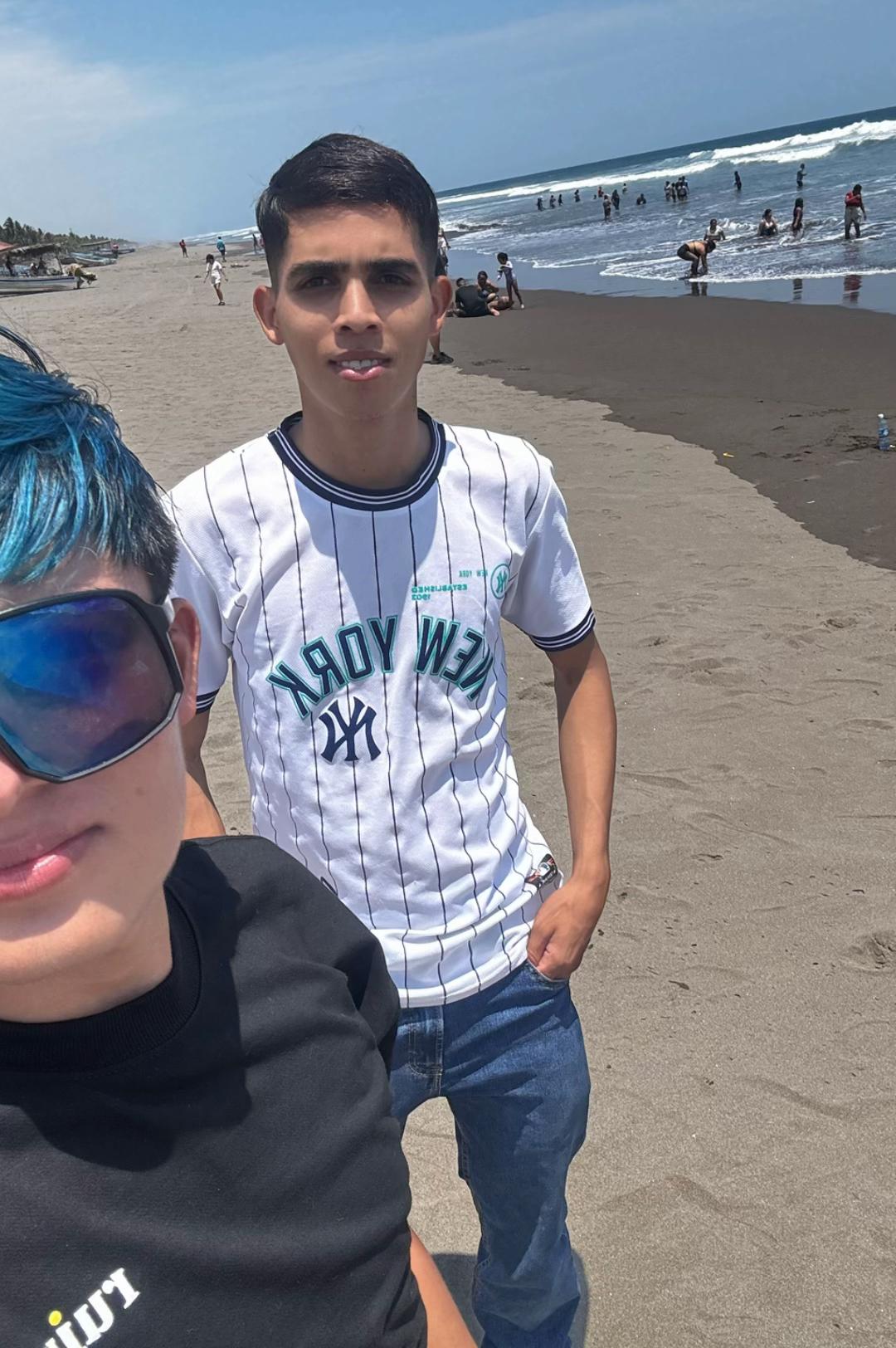 @Adiel V&aacute;squez🫧