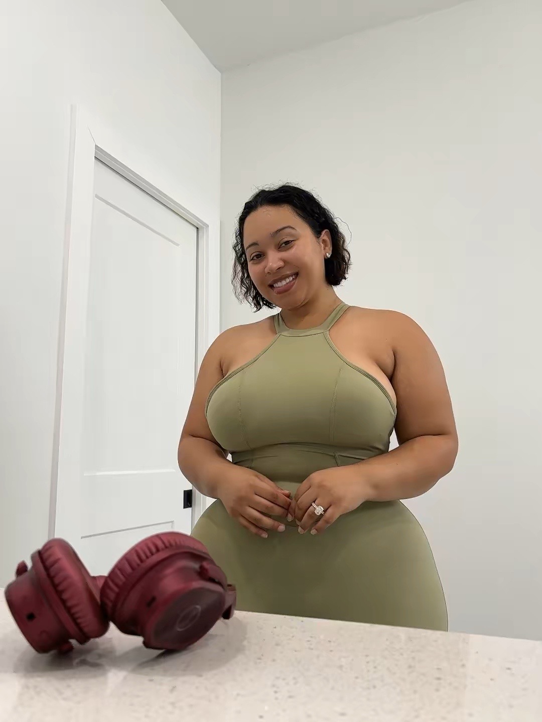 @YourAuntieMoe