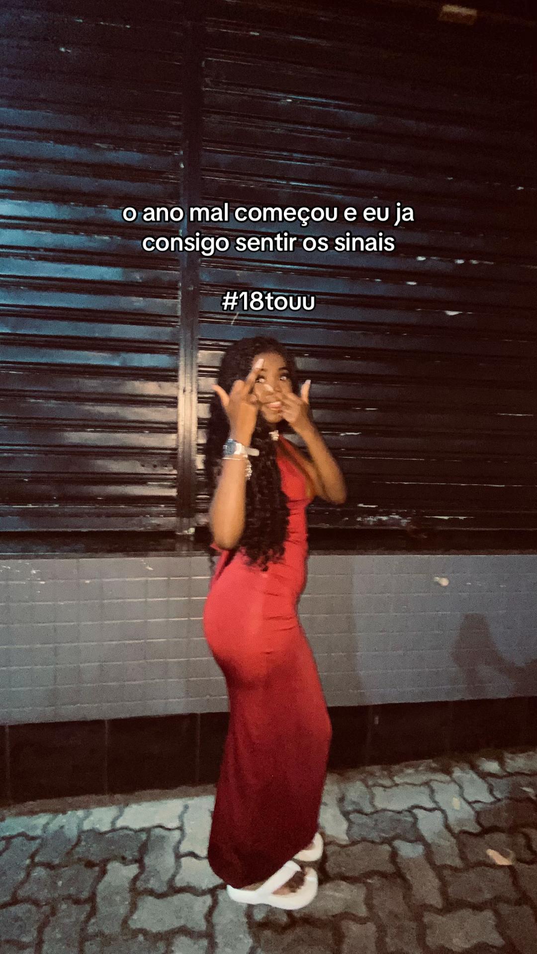 @tainá