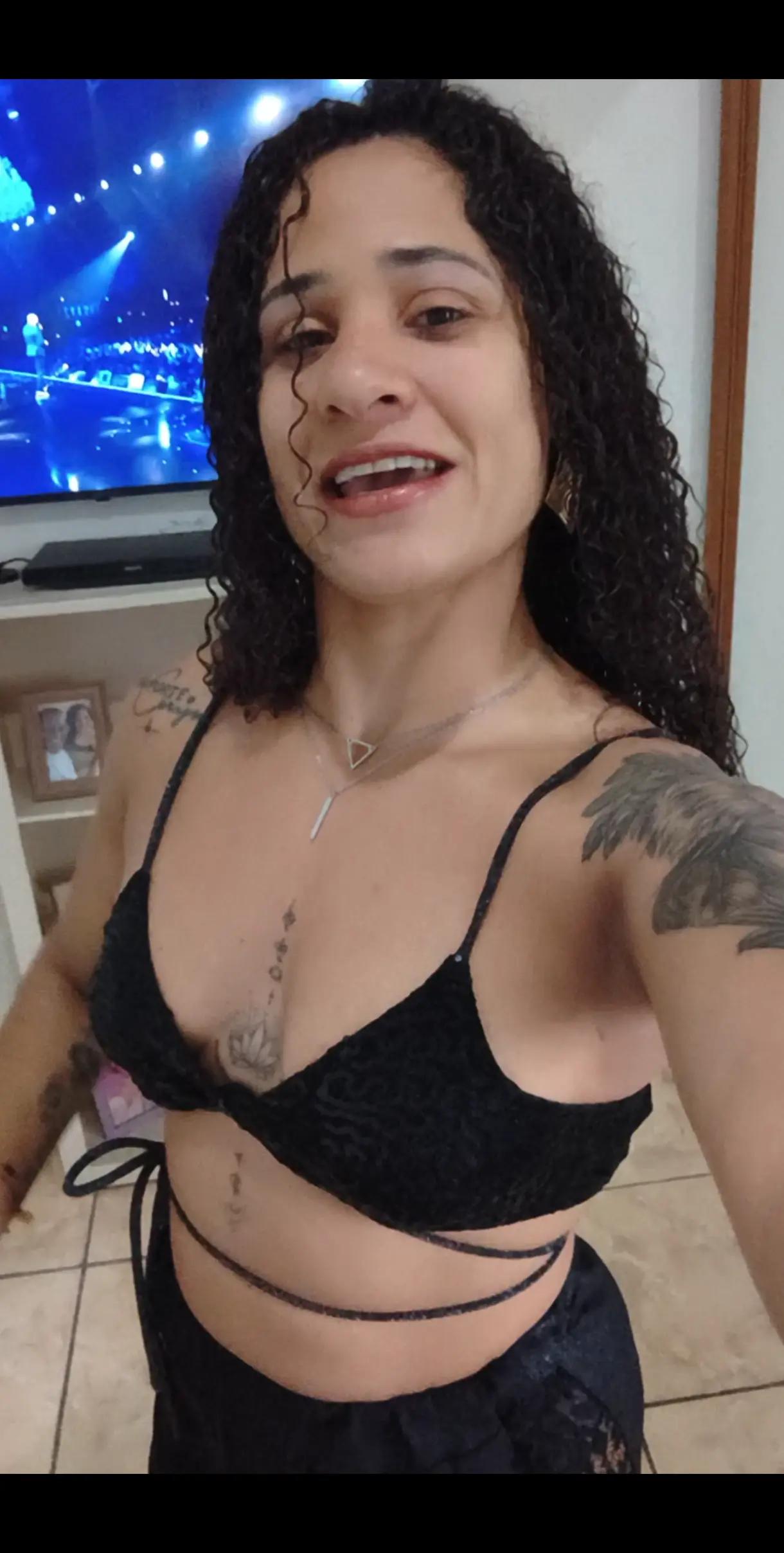 @deboramonique_