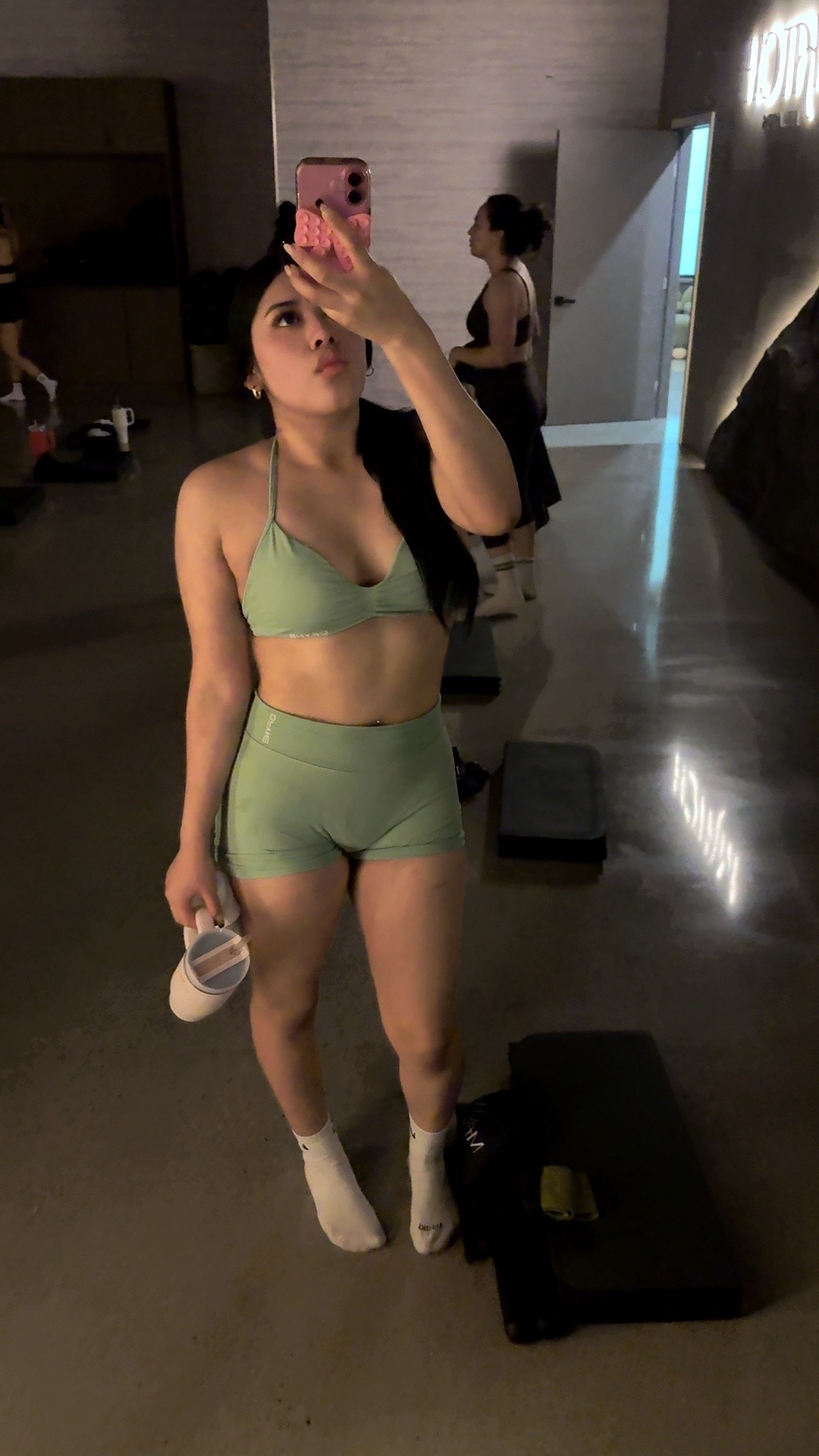 @hehateskesly