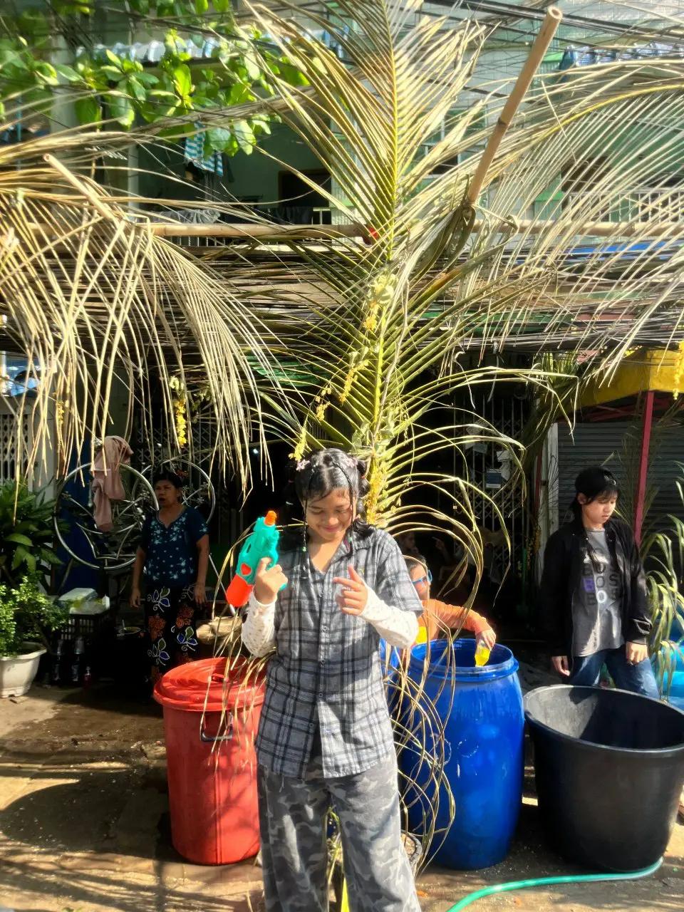 @သွန်းသွန်း🎀