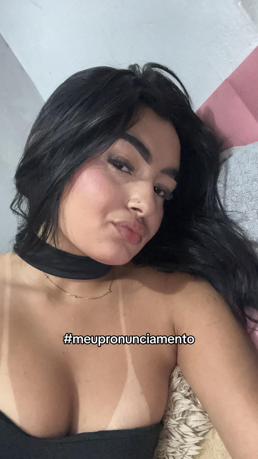 @juliafwz