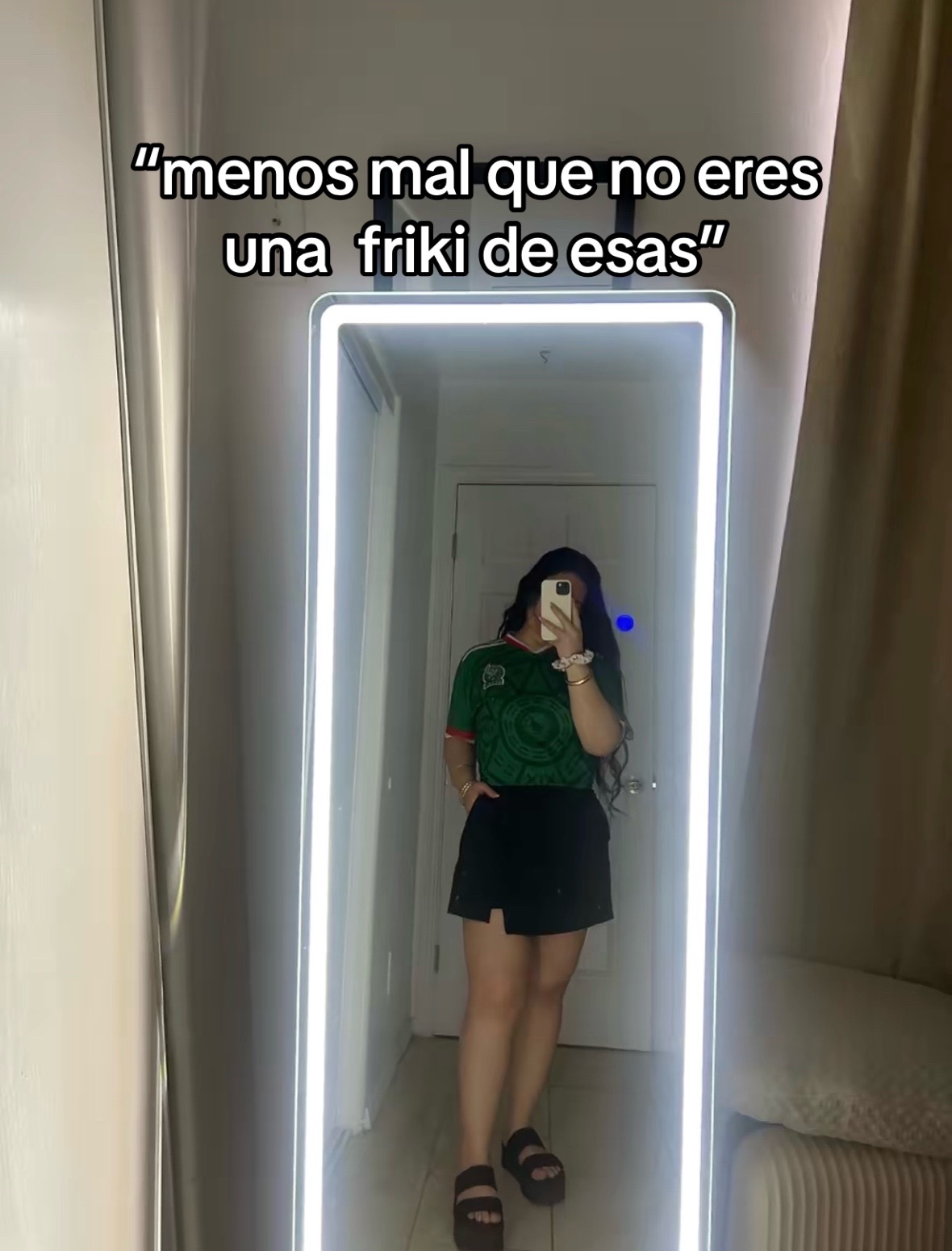 @𝐌𝐚𝐮𝐯𝐞 🍒