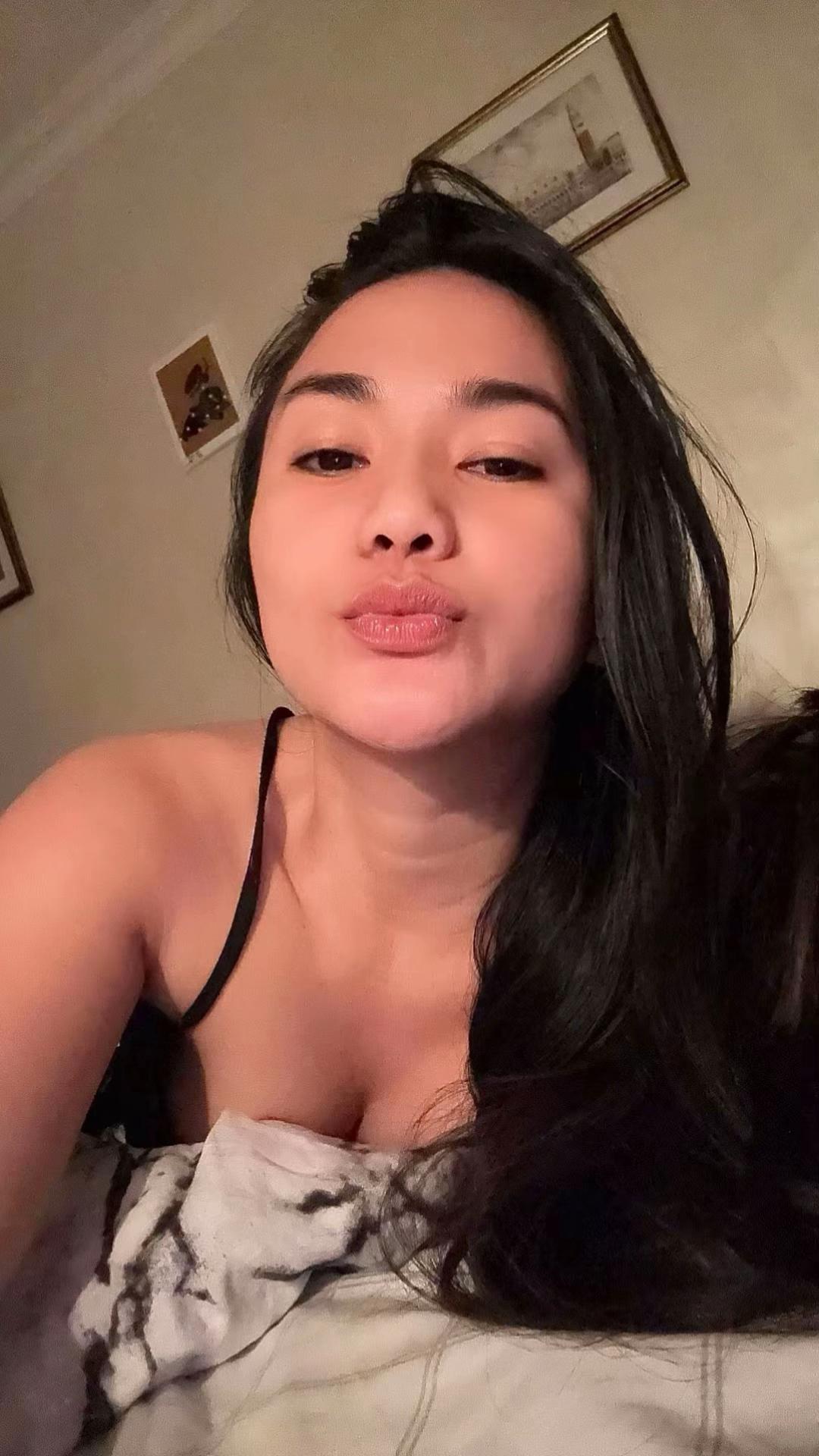 @Queen Elle
