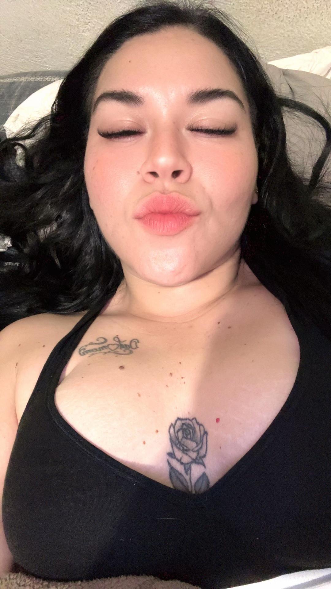 @yazmineosuna