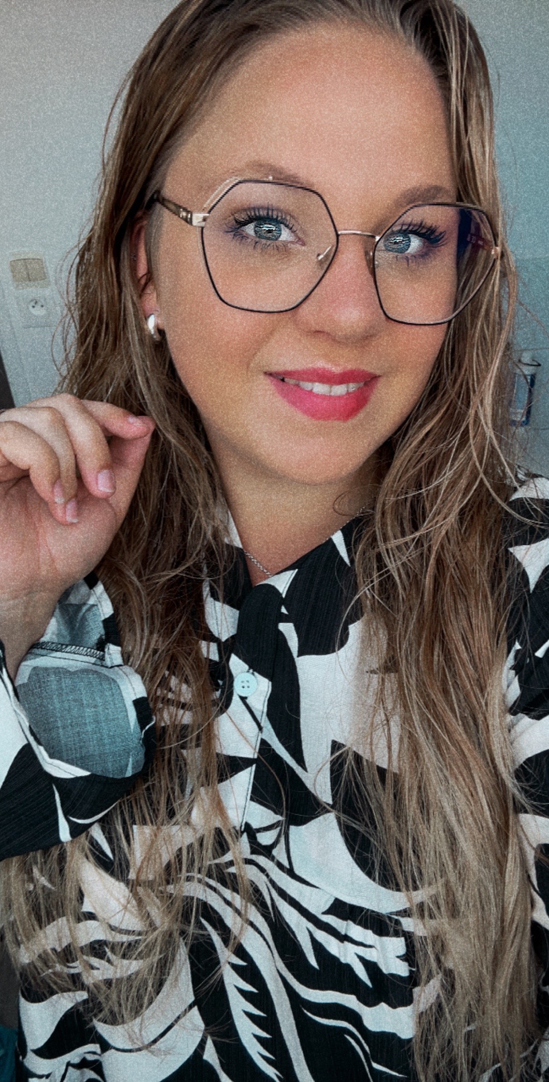 @Curvy_Laurine