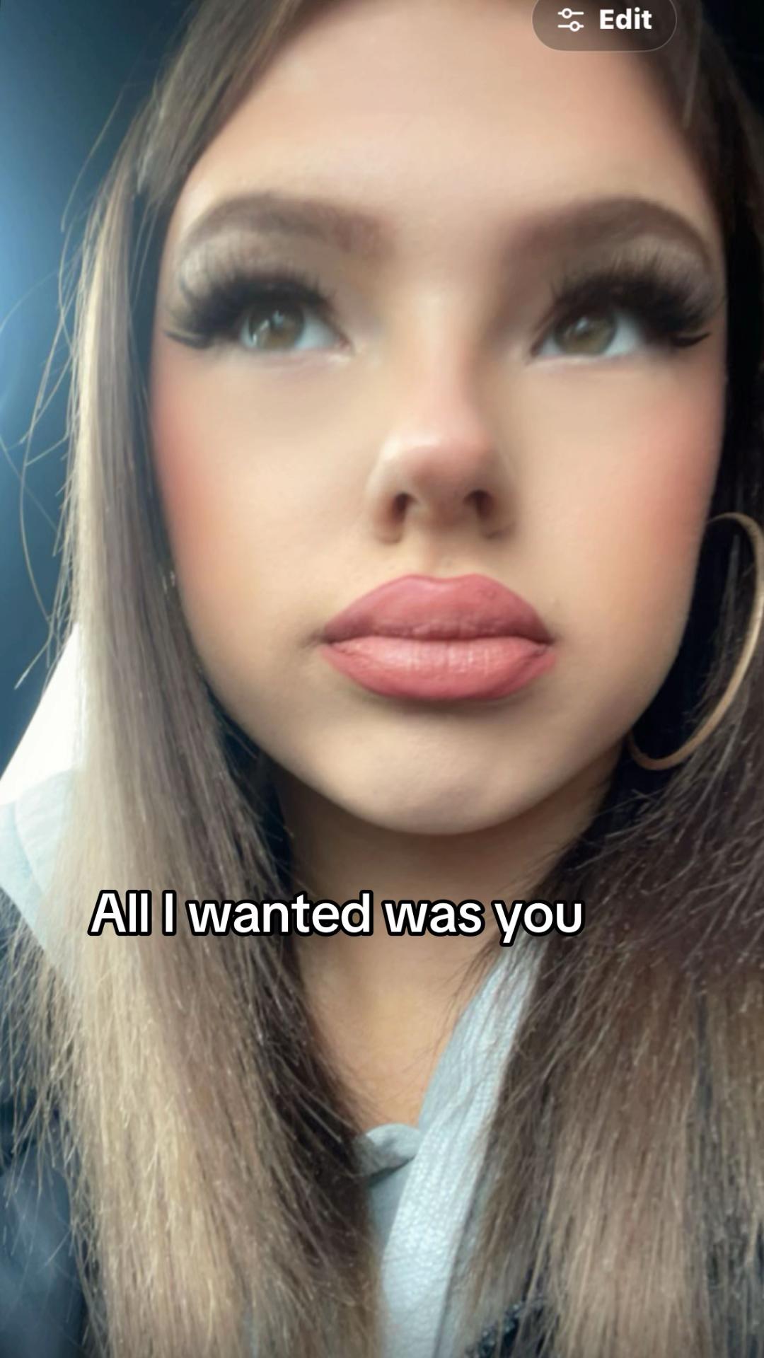 @Ellie💄