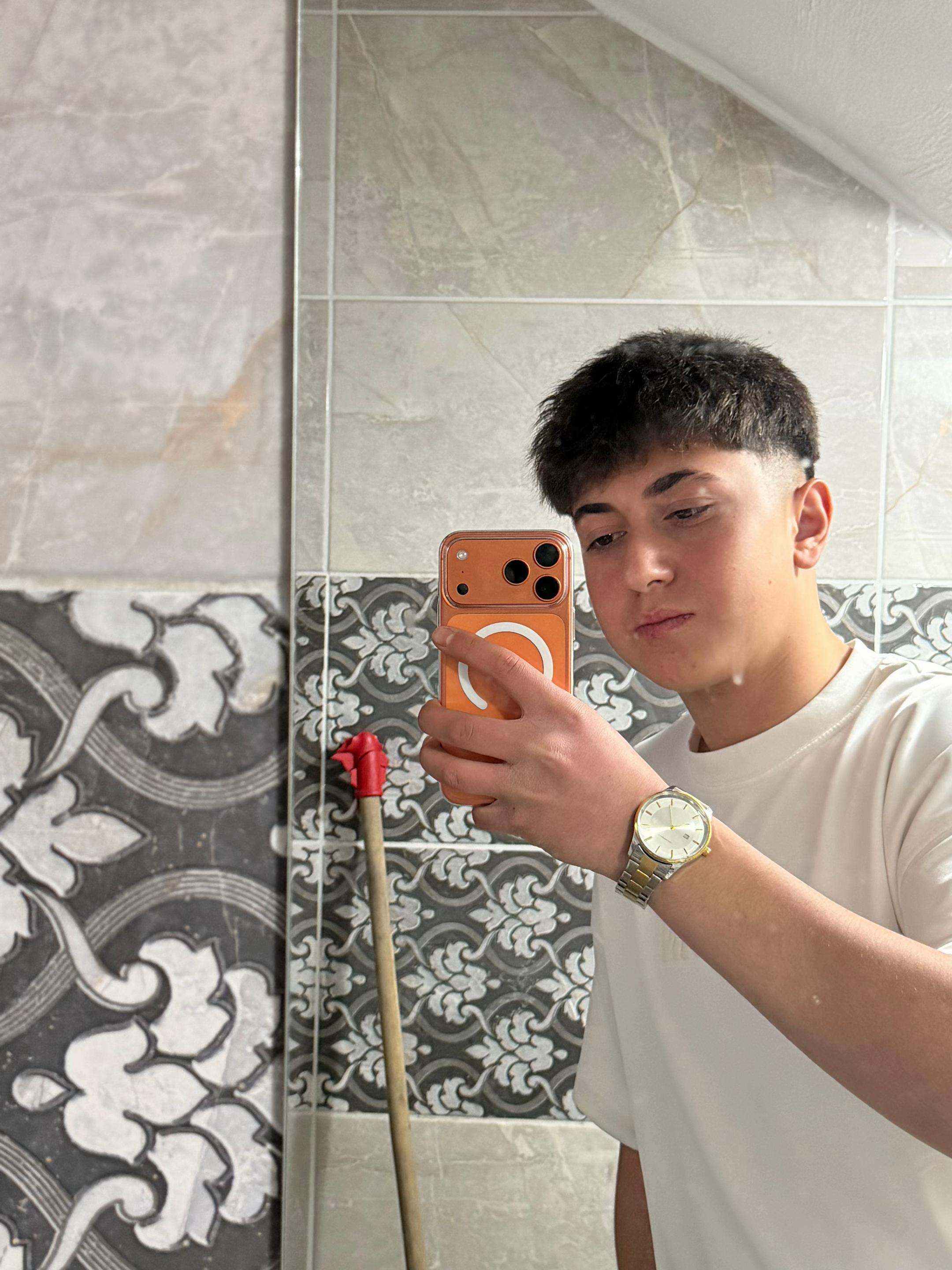 @ℬℰℛ𝒦𝒜𝒴 𝒦𝒜𝒴𝒜𝒟ℐ̇ℬℐ̇