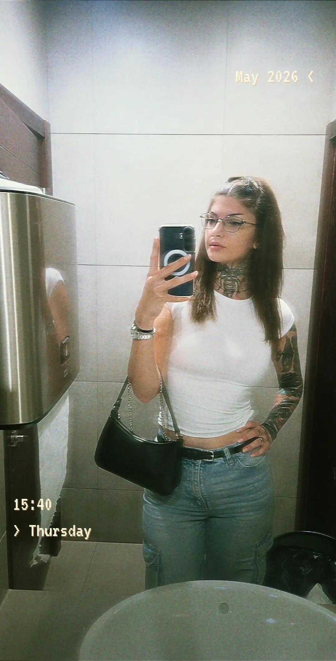 @Ана🇷🇸