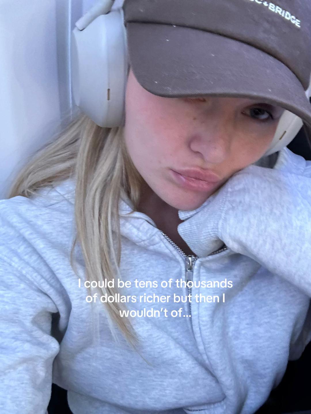 @Ab3y3
