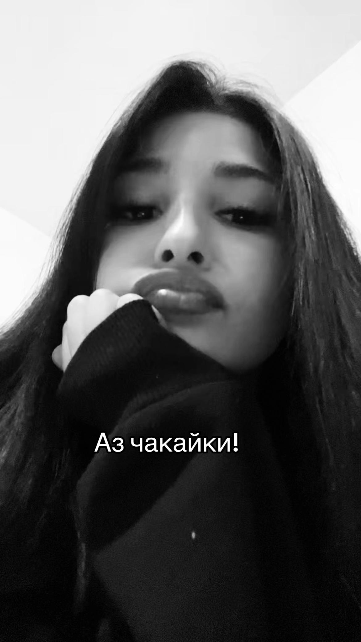 @•19•