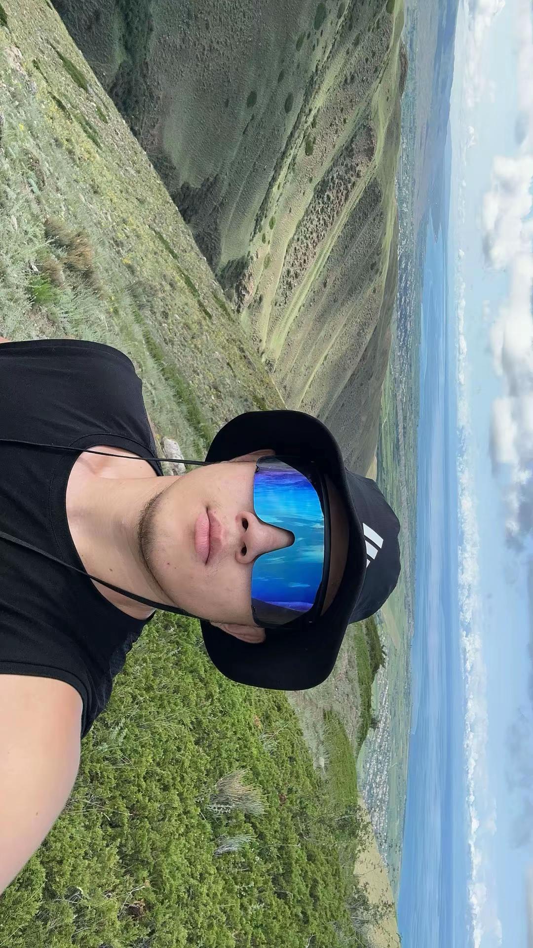@🇰🇬