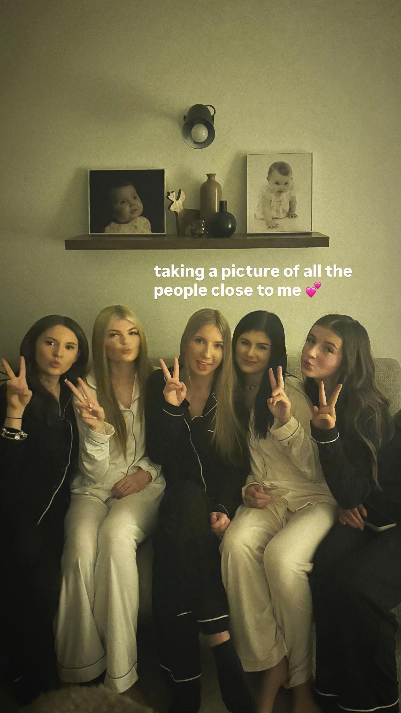 @𝓬𝓱𝓵𝓸𝓮