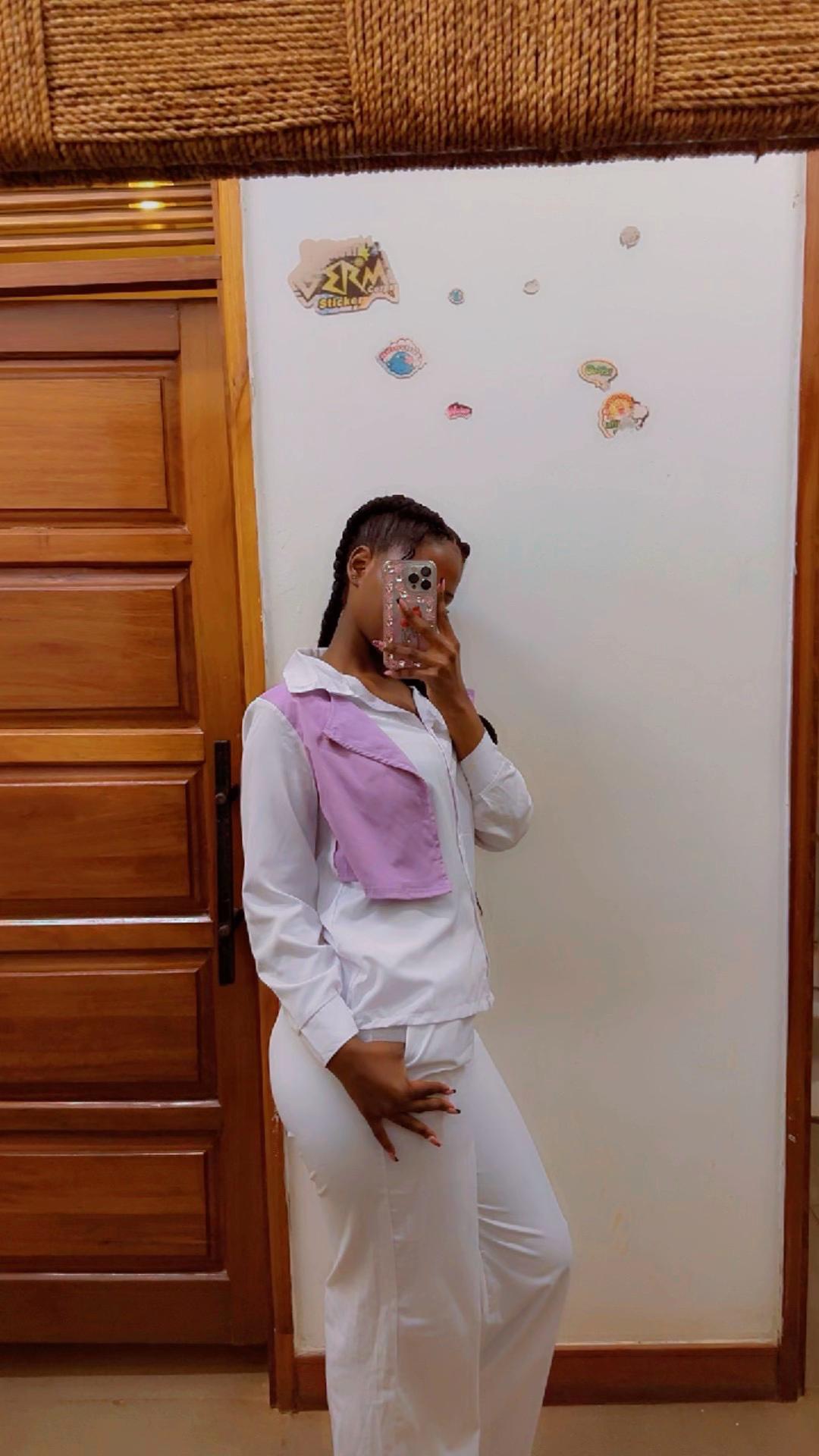 @queen_b_00
