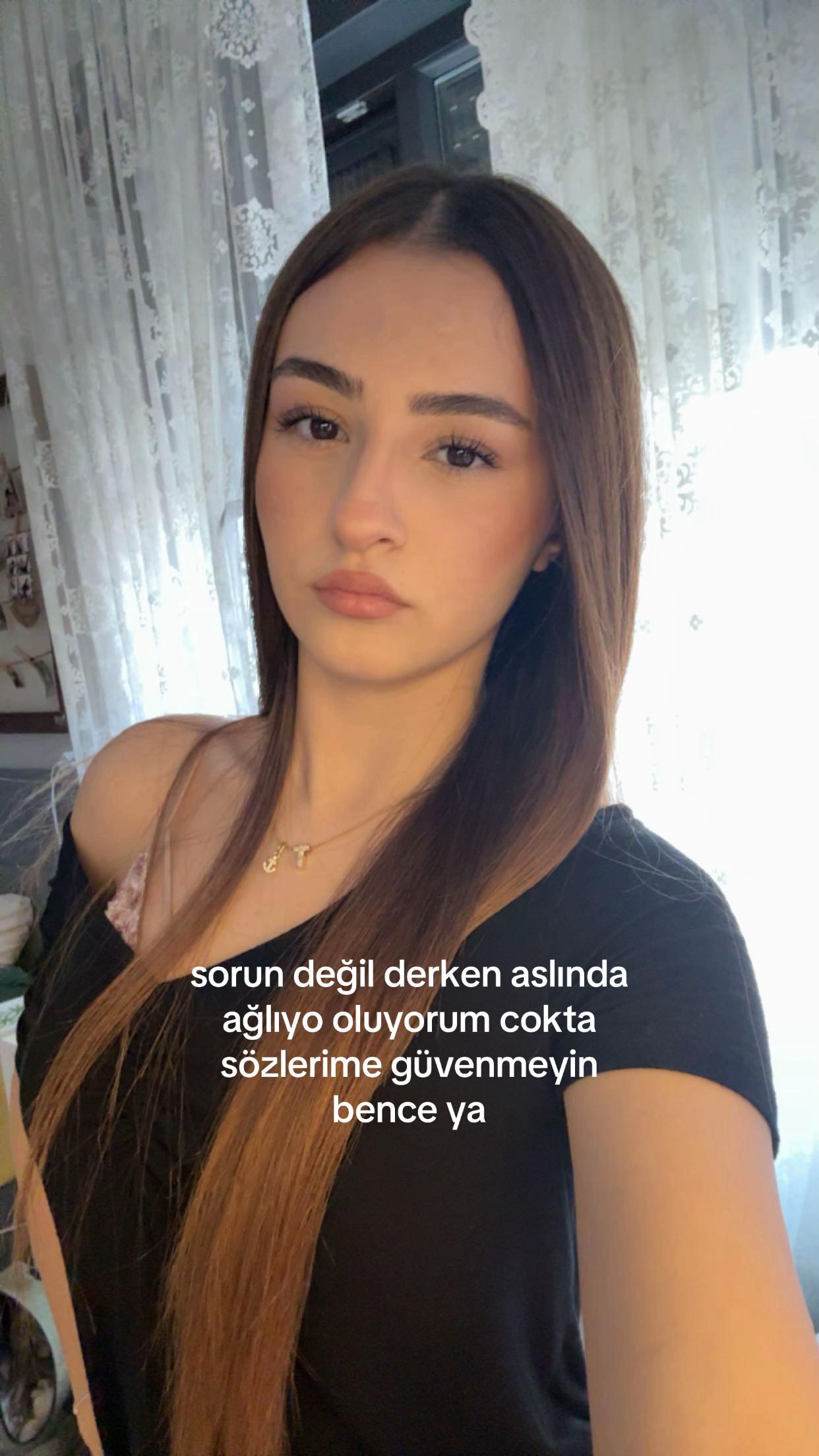 @𝐝𝐚𝐩𝐡𝐧𝐞