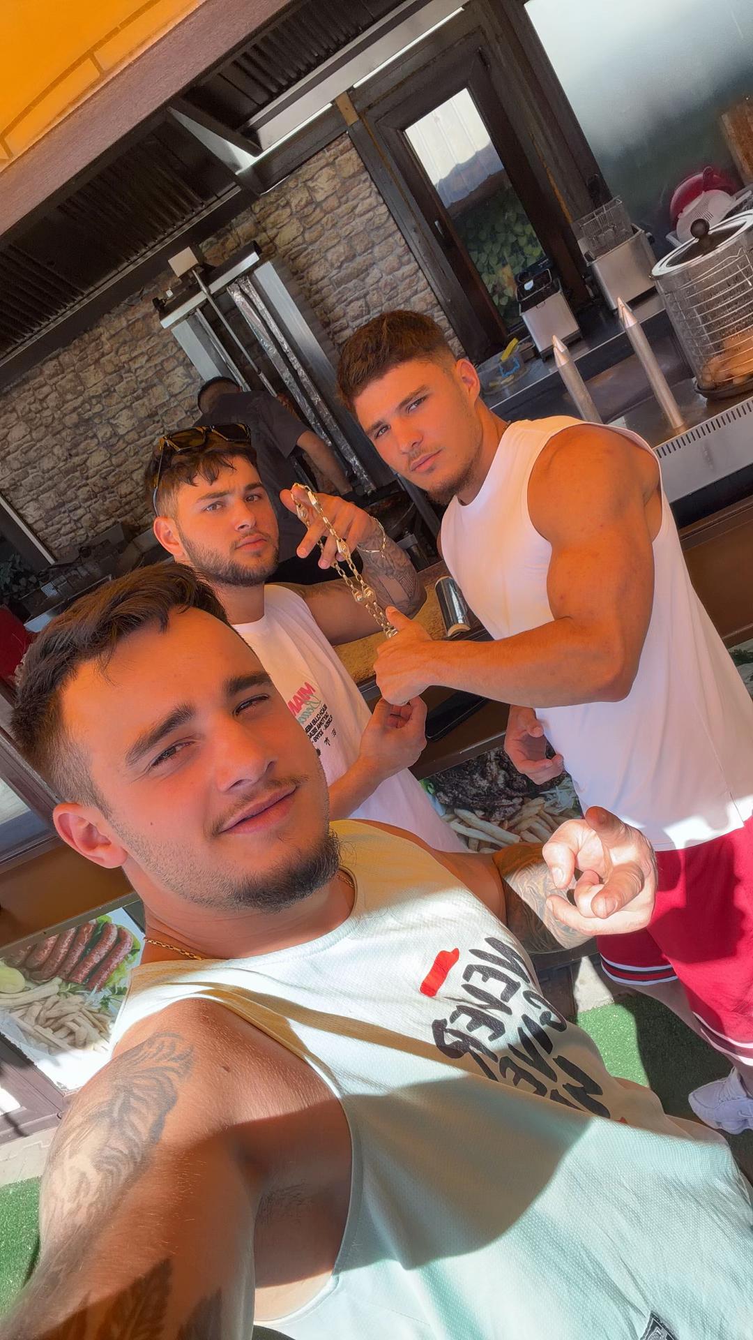 @burlacuuu