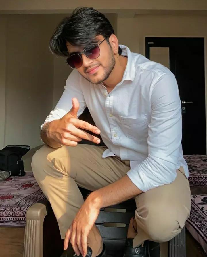 @🇺🇸 আপন_চৌধুরী 🇧🇩