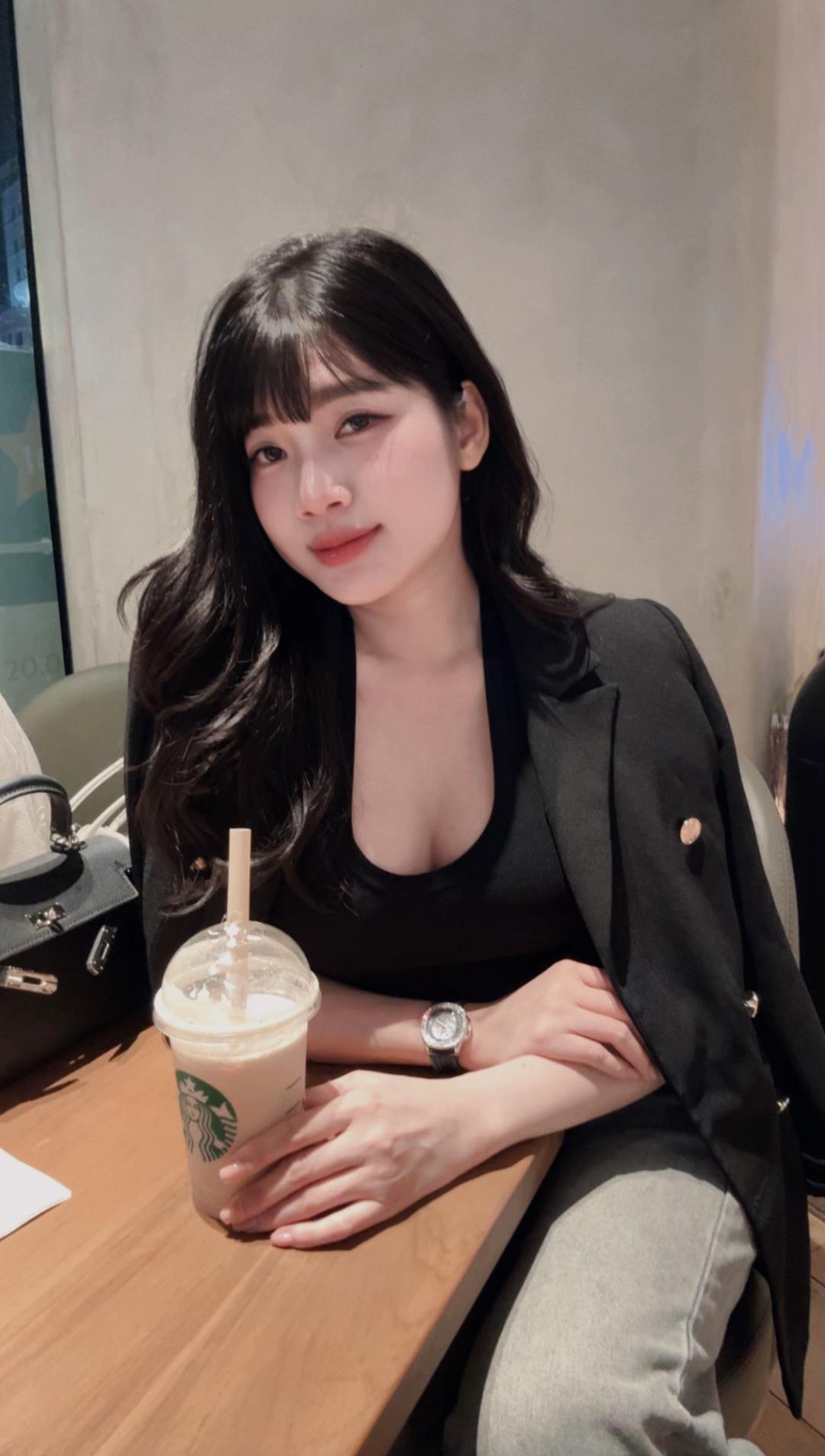 @Tường Liên Mercedes
