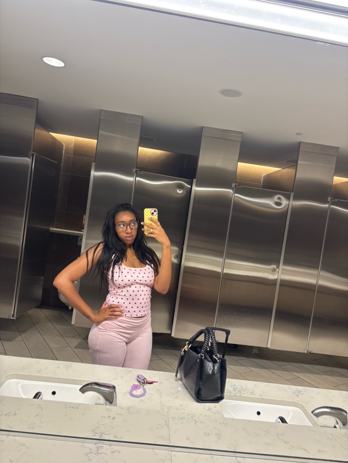 @undercoverbaddie007