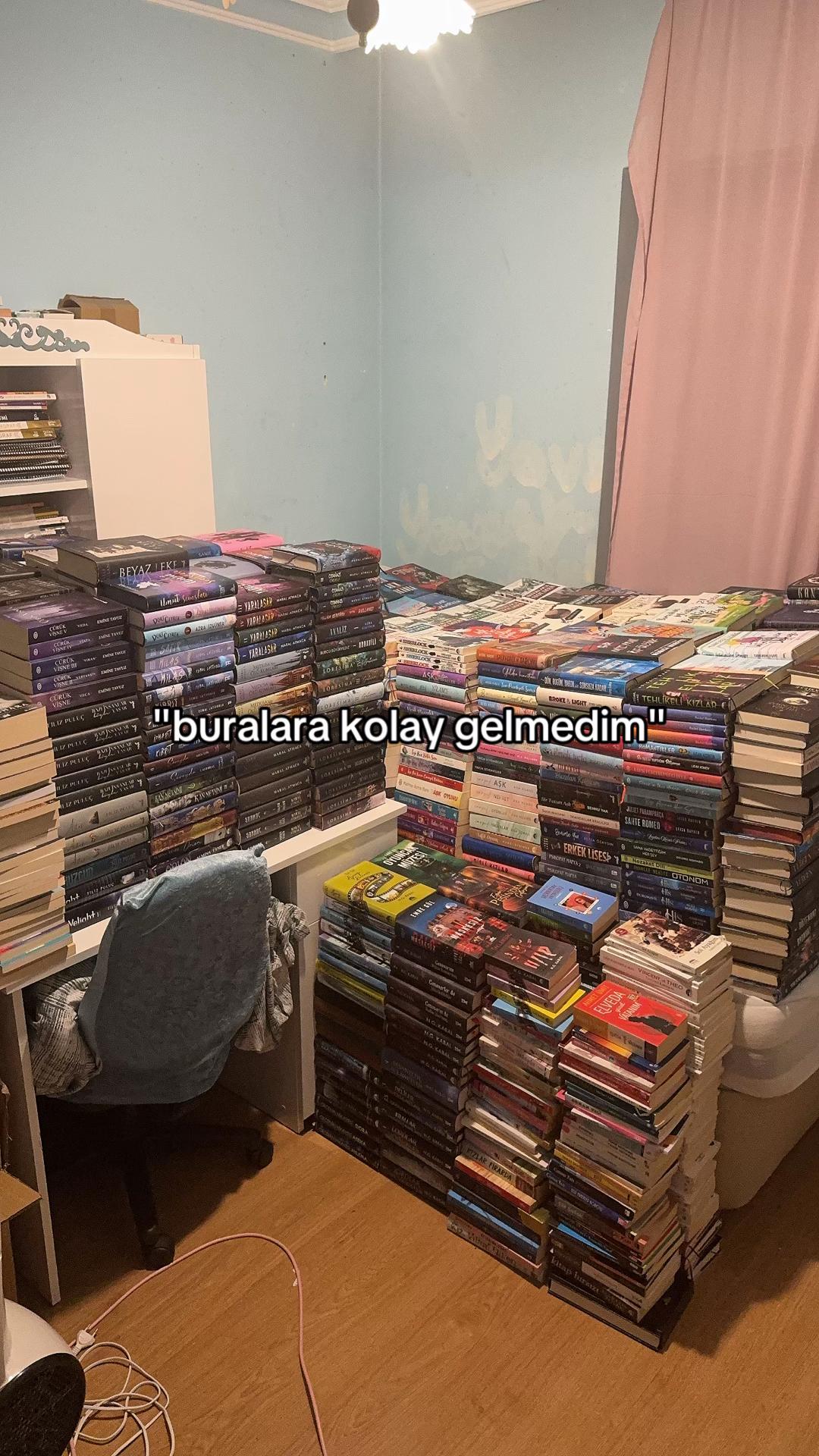 @laviniaabookss