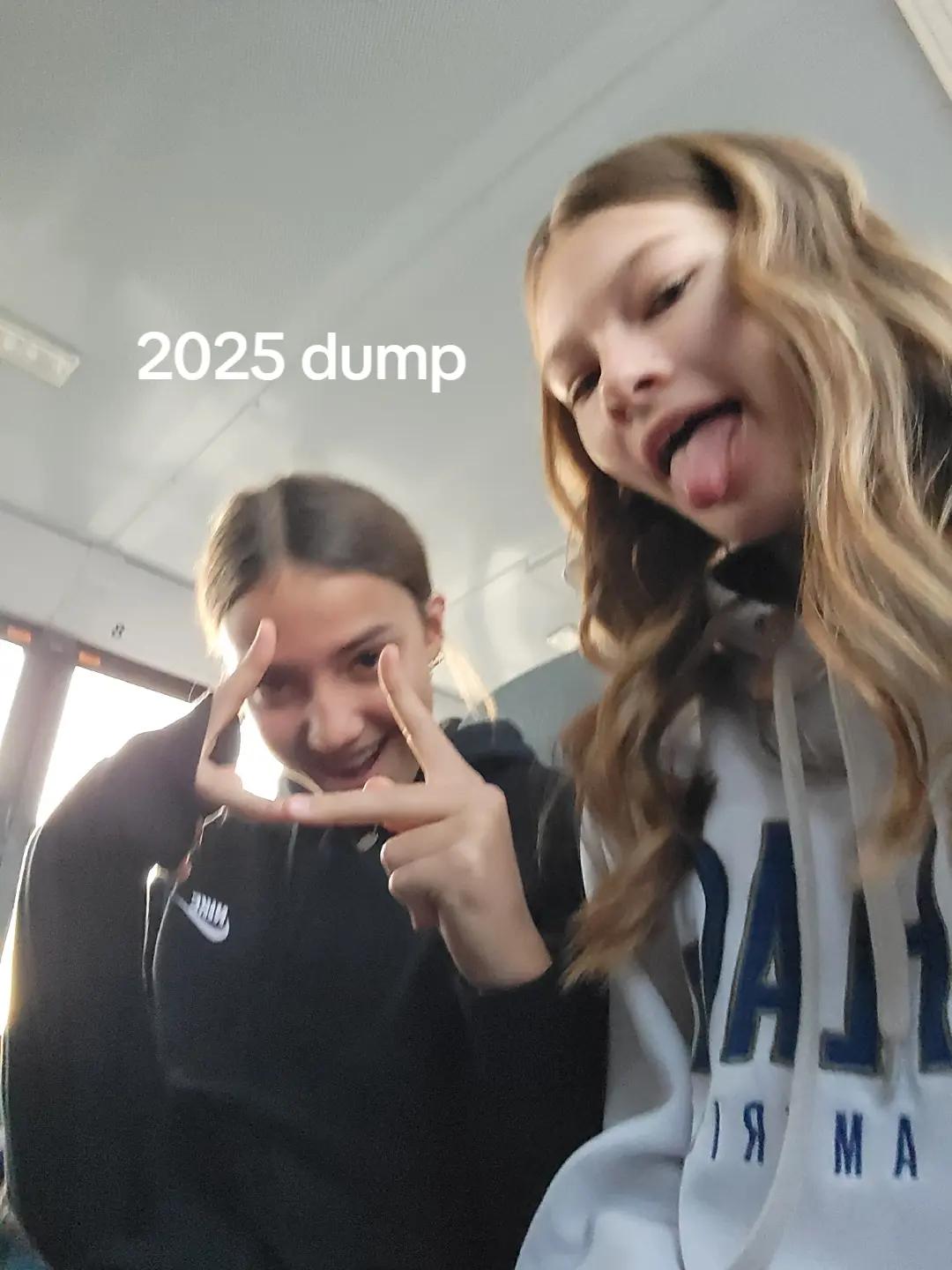 @McKenzie Molinski 🏐🏀🩷