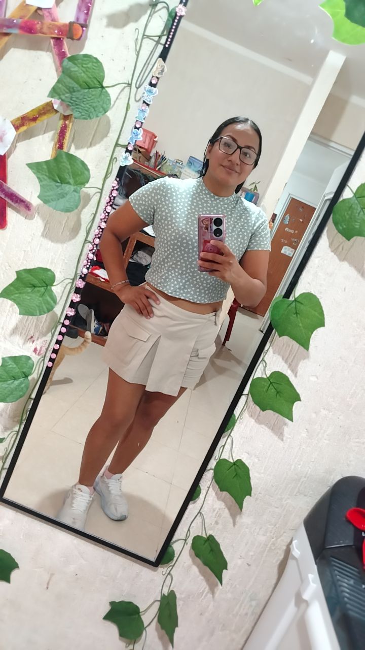 @Lore🌻
