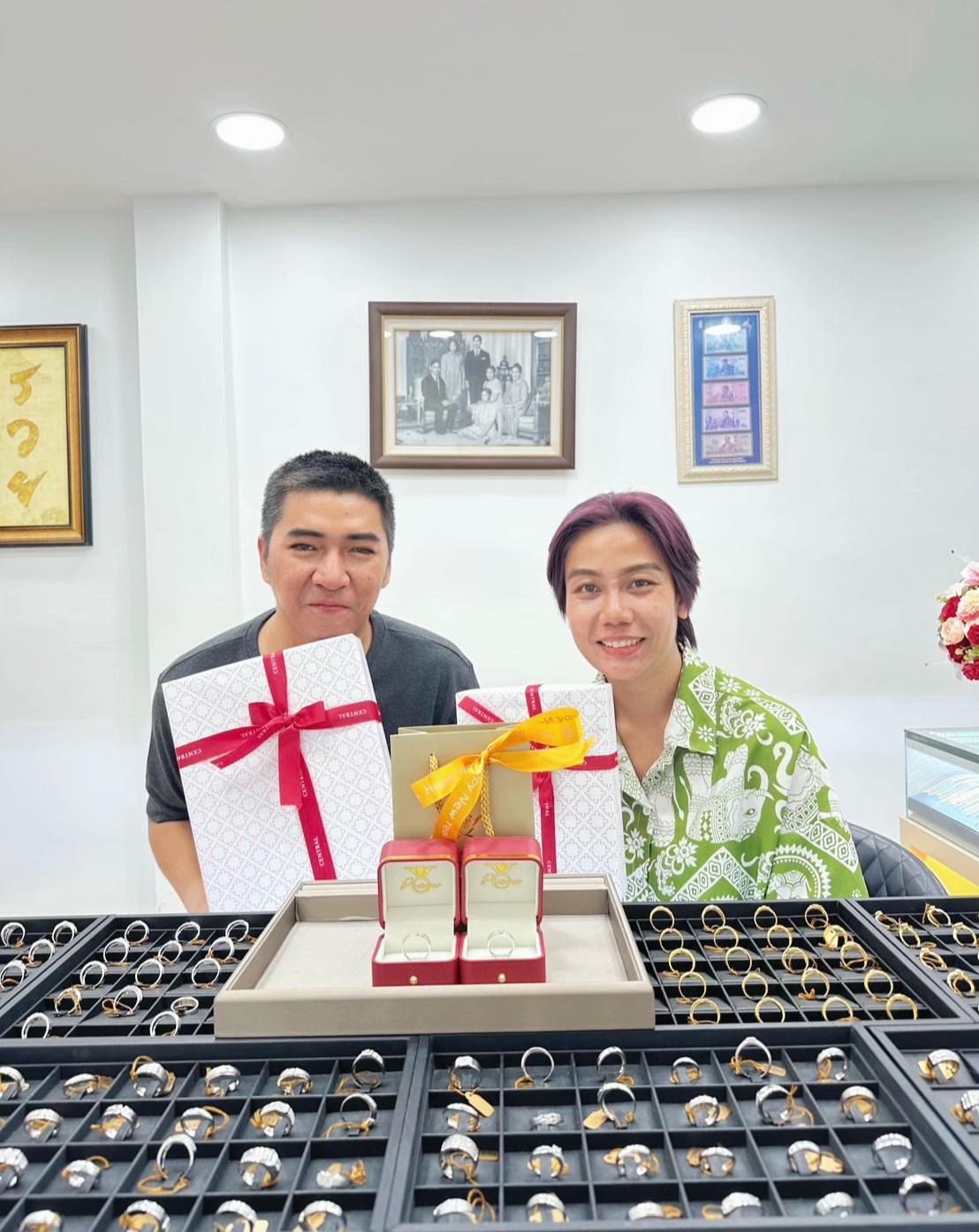 @แพรว เพชรแท้ทองแท้ จิวเวลรี่