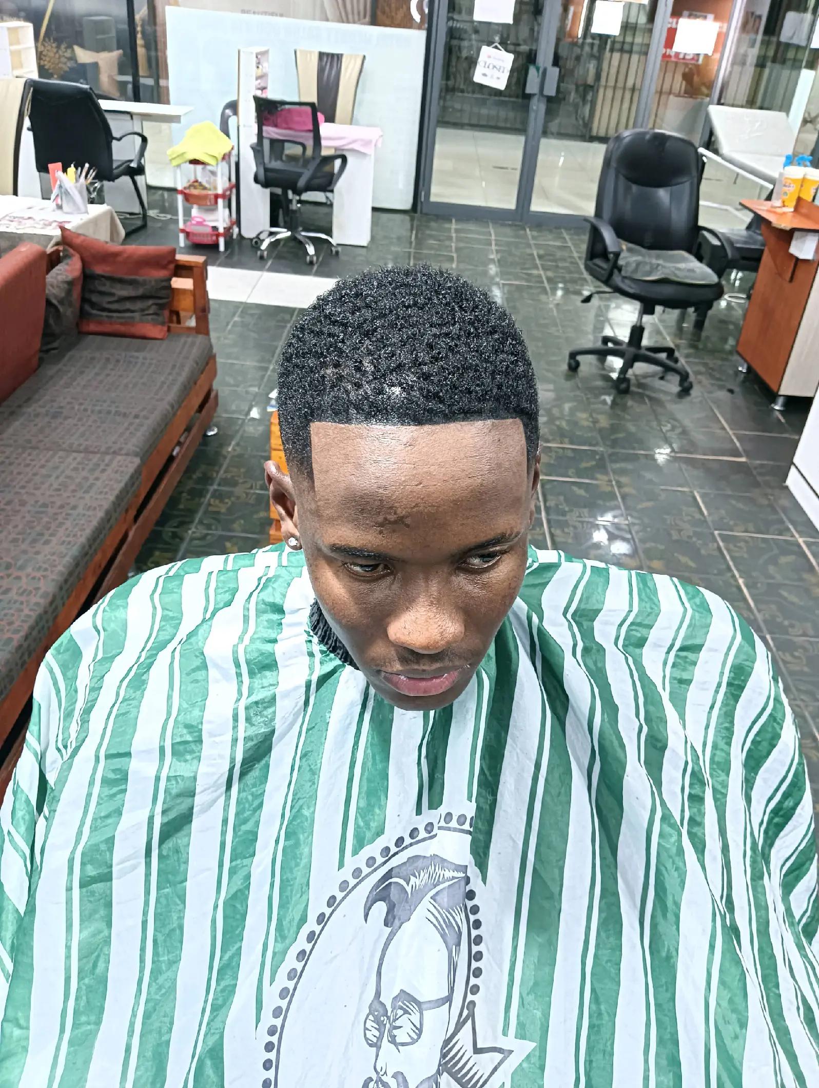 @Royal beauty hair salon.SA