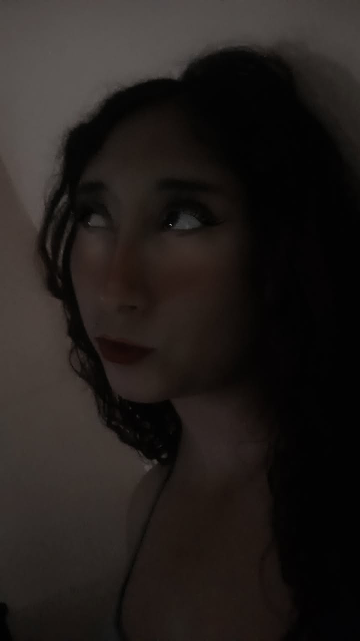 @A&aacute;ngyy