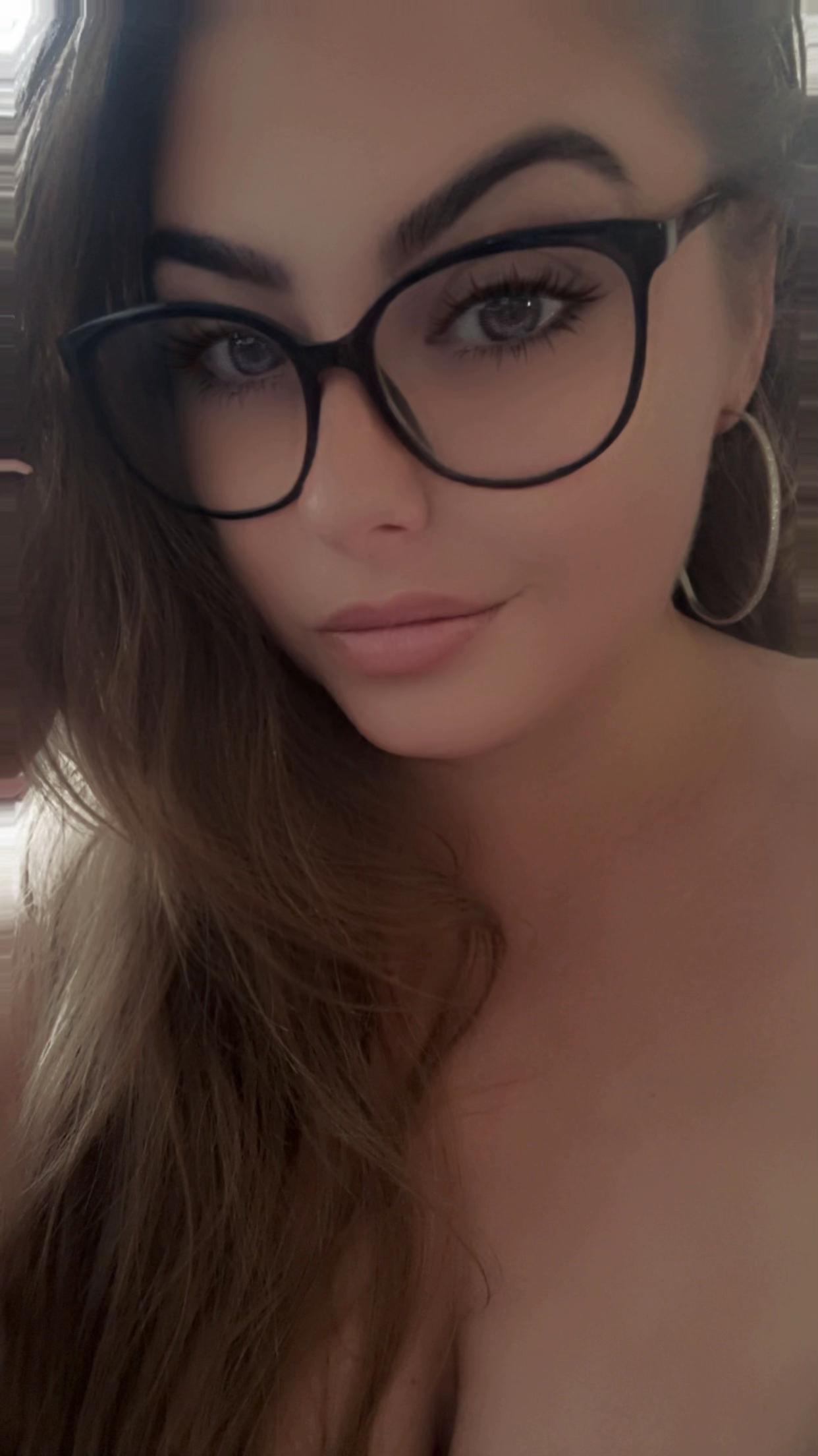 @LusciousLaurax