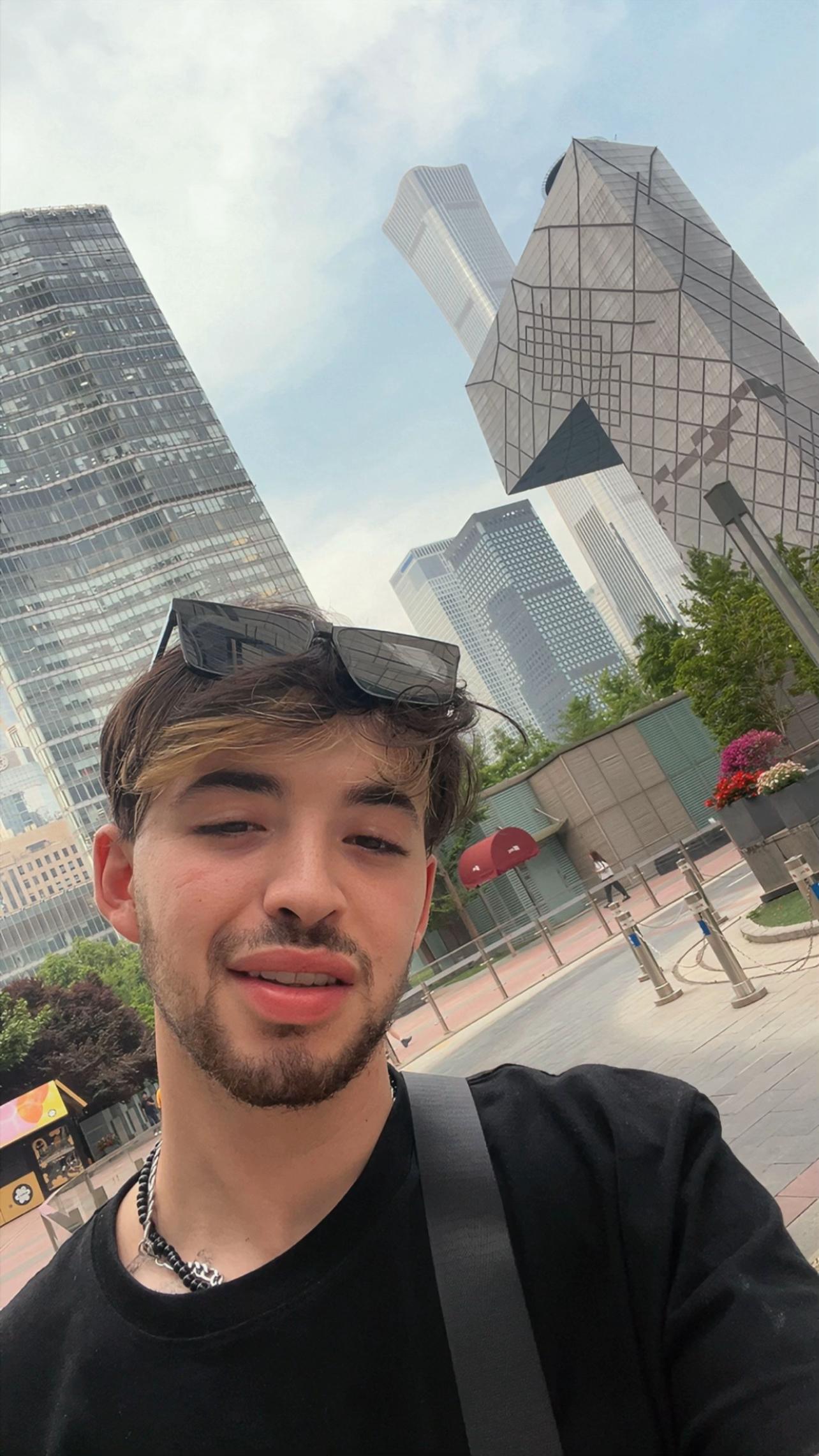 @Oussama🇨🇳