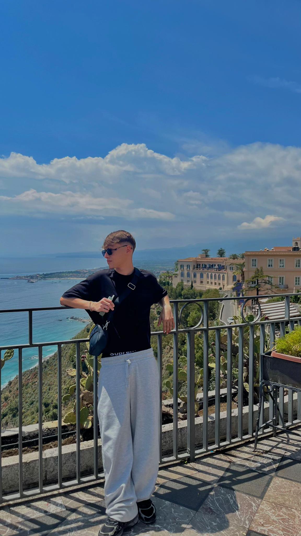 @adriano