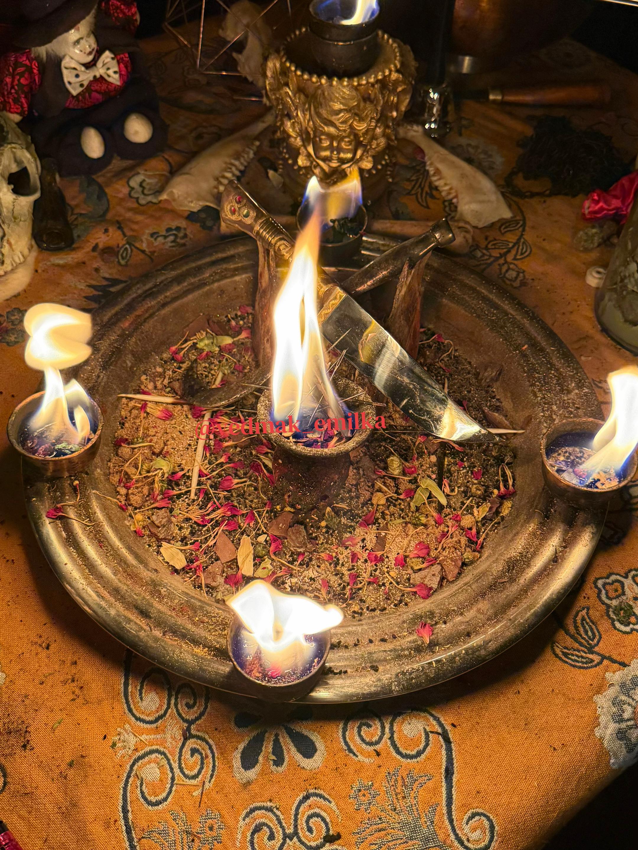 @𝓔𝓶𝓲𝓵