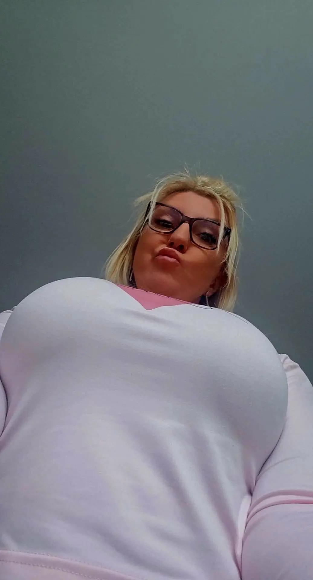 @blondiejos