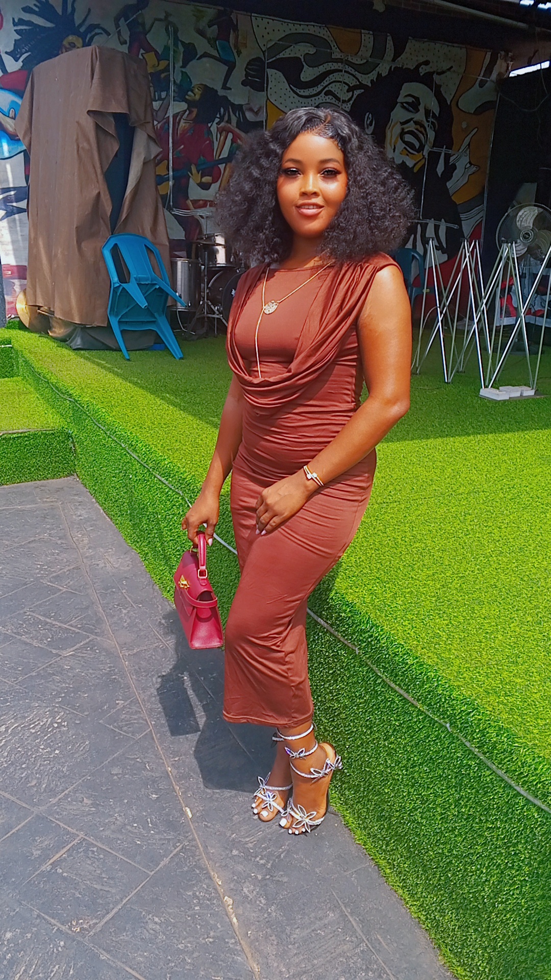 @Pretty gold 🦋🥀❤️