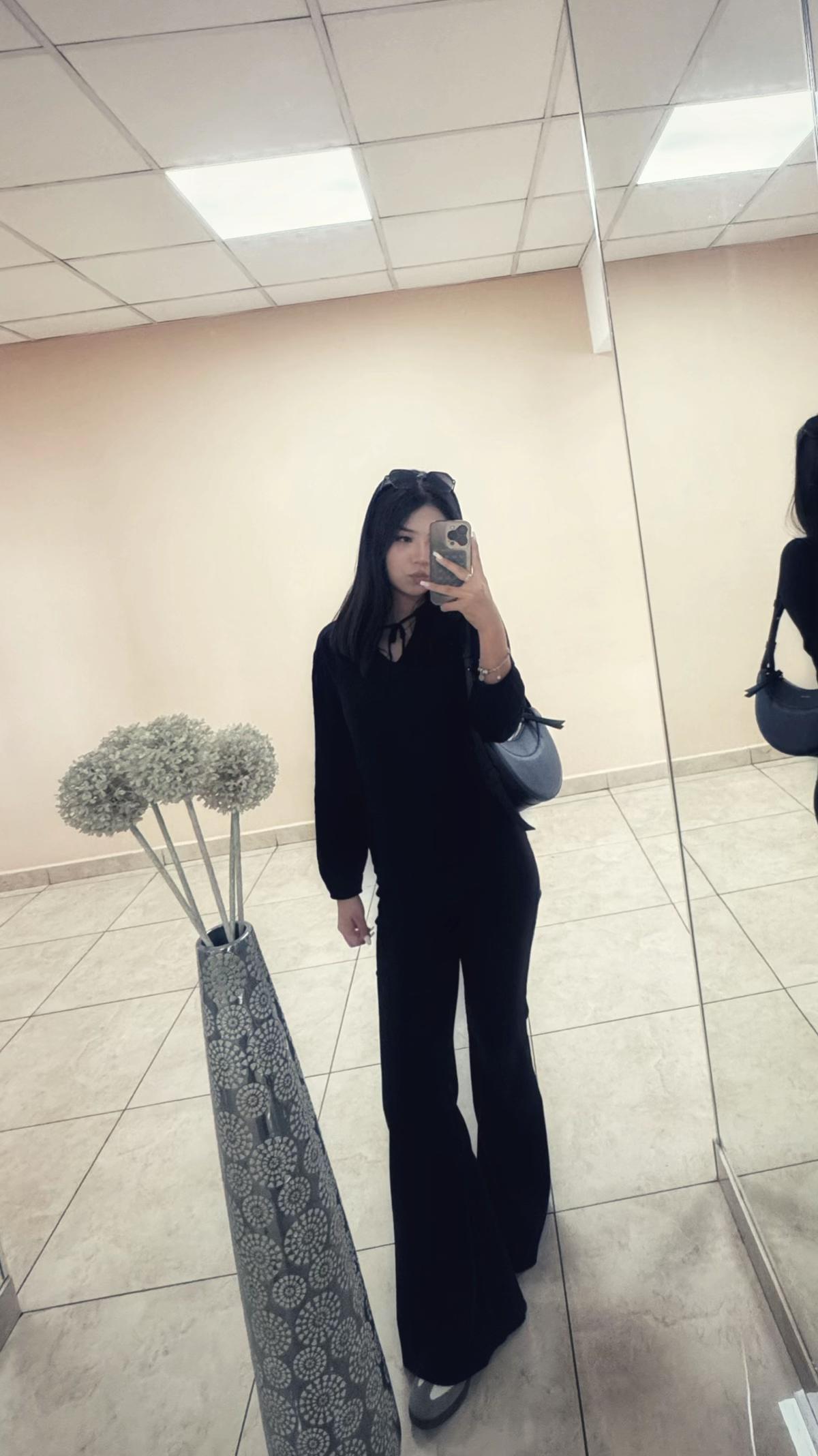 @Zhanuzakova.N