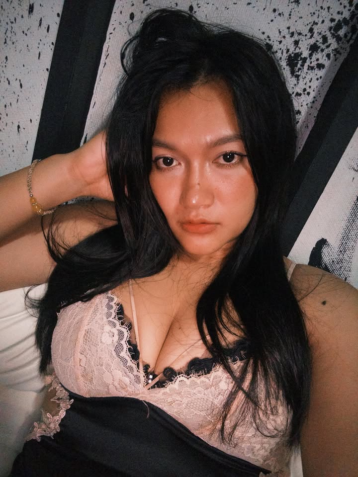 @￴