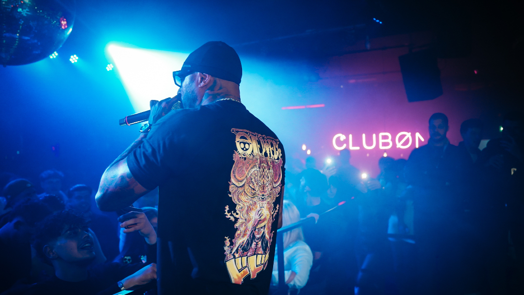 @CLUBØNE