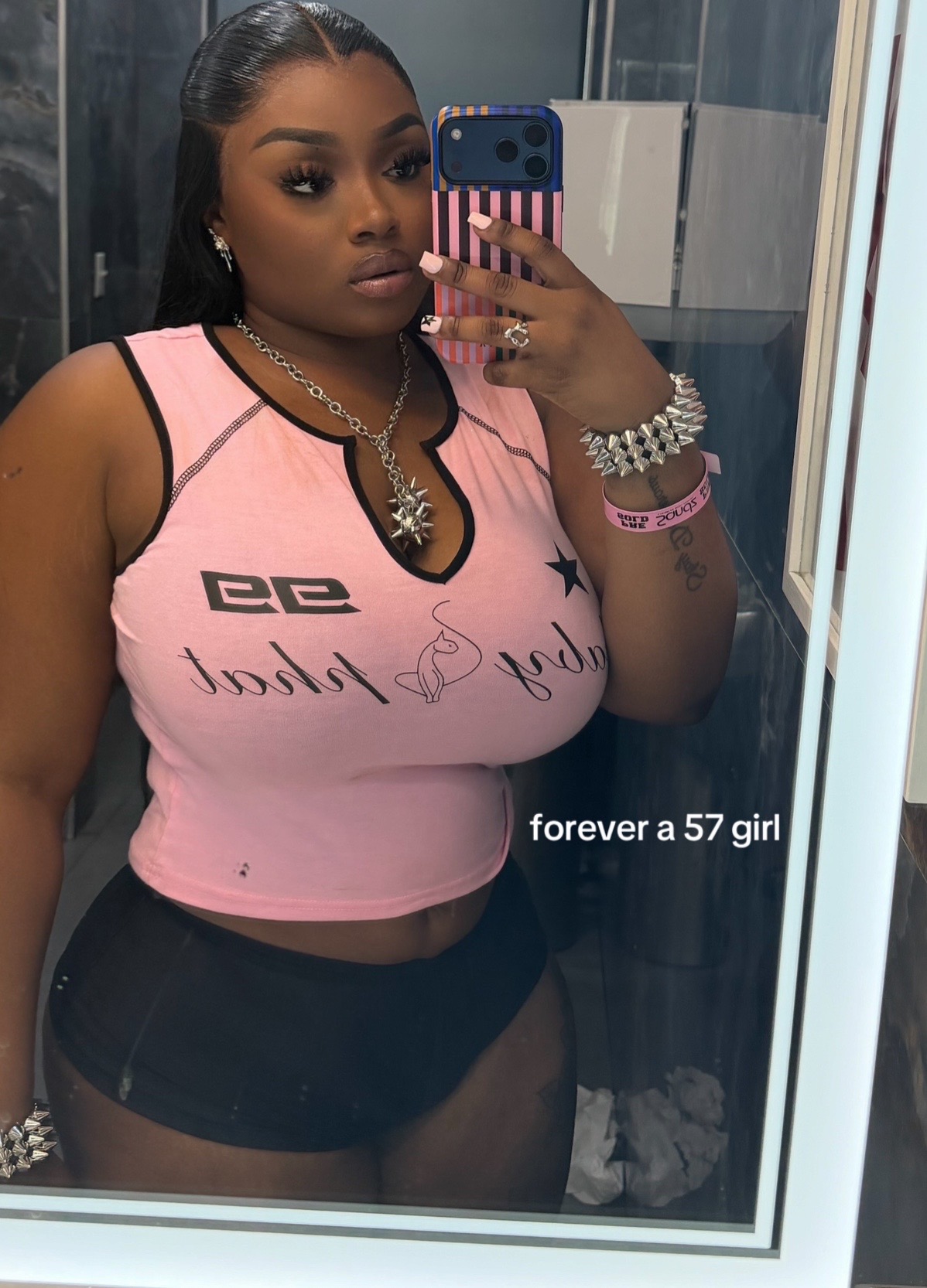 @THE GLAM ADDICT ๐