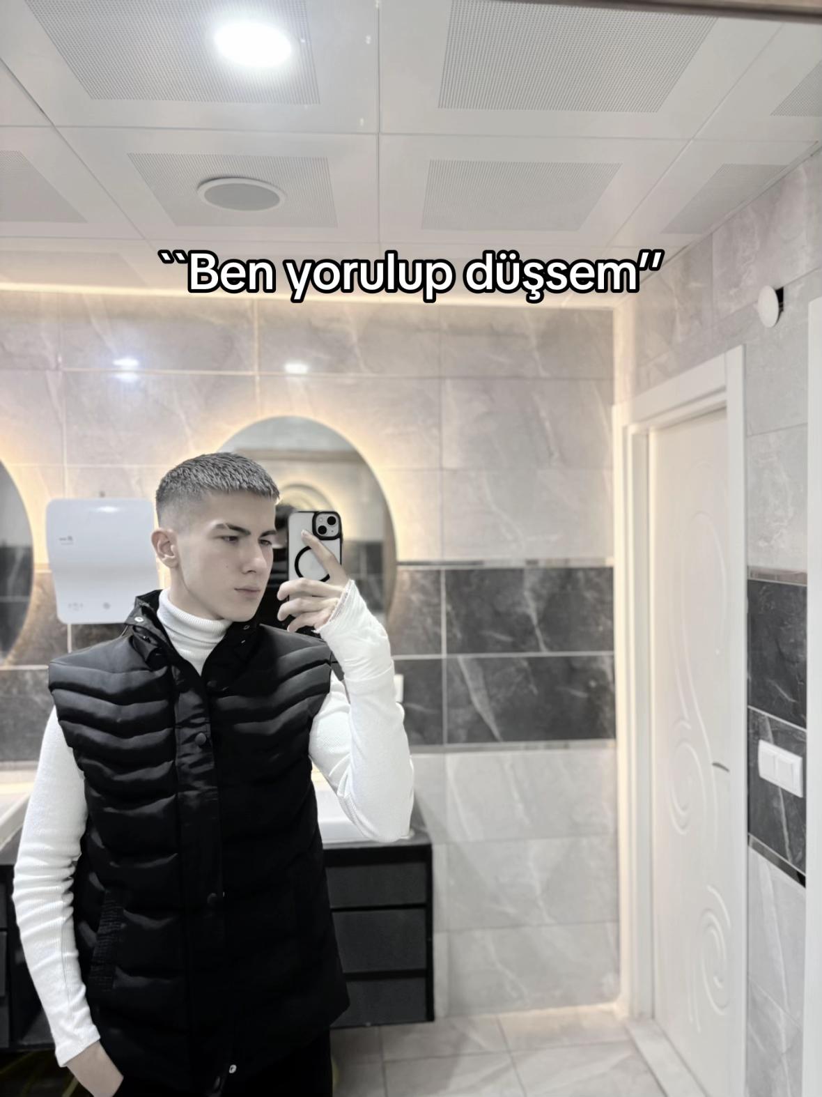 @ES