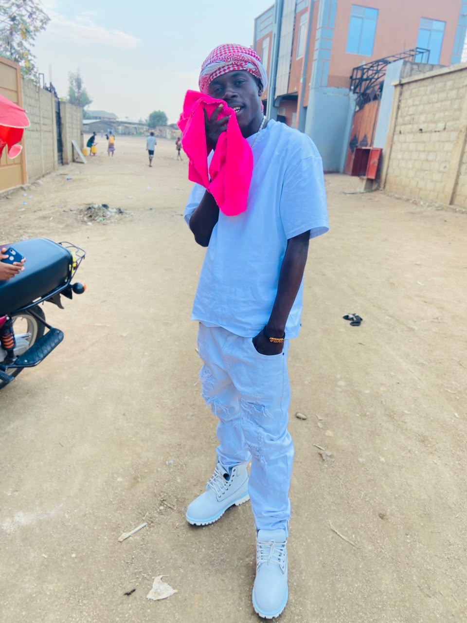 @Young man officiel