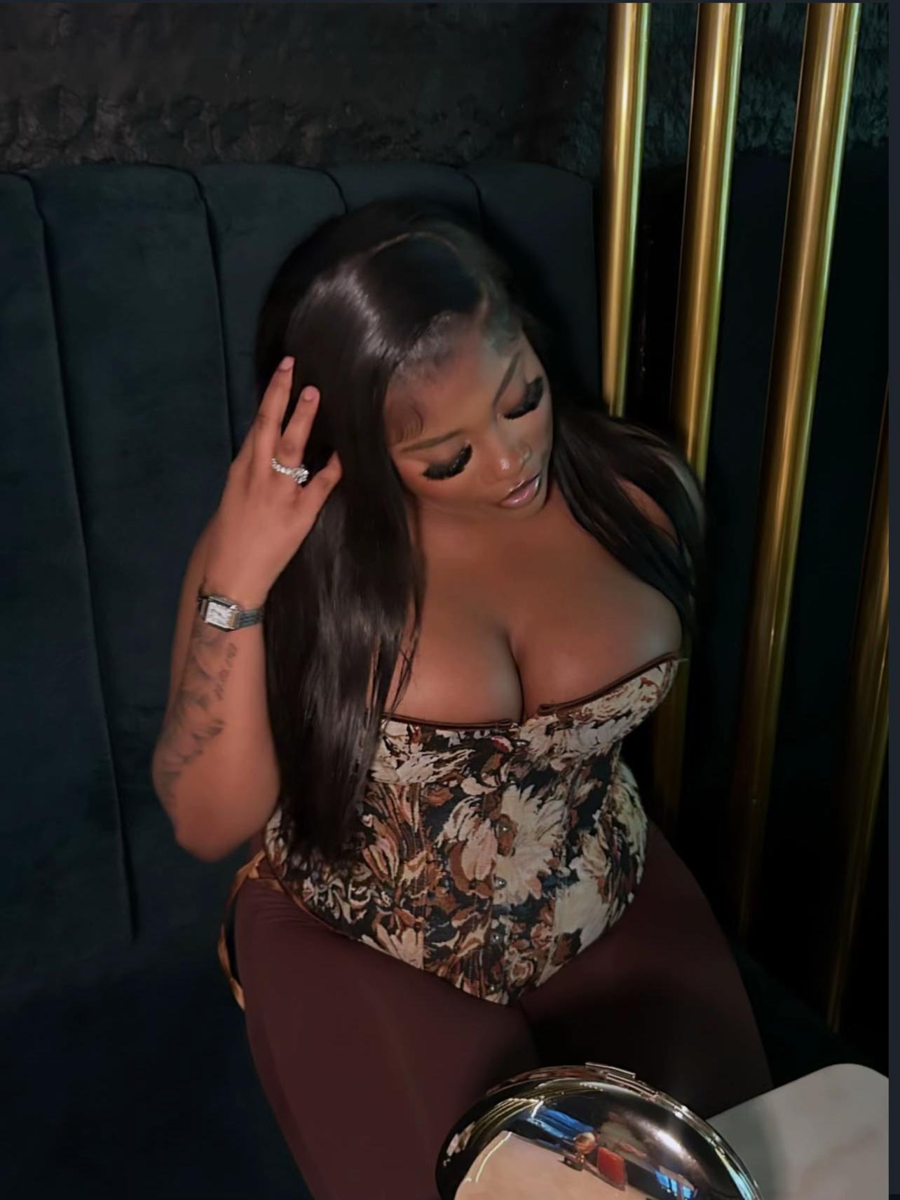 @𝐓𝐀𝐍𝐈𝐒𝐇𝐀🖤