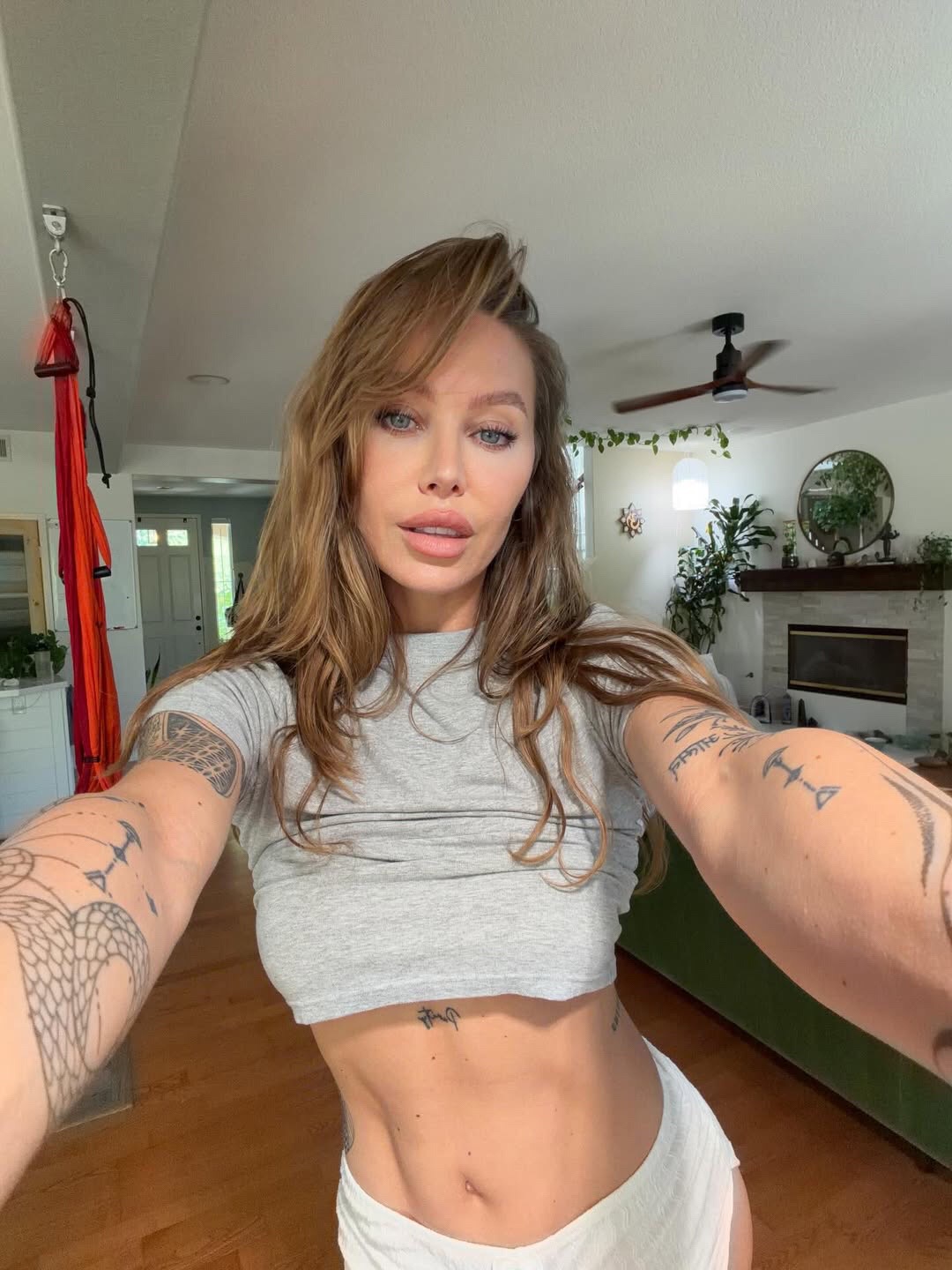 @RealNicoleAniston
