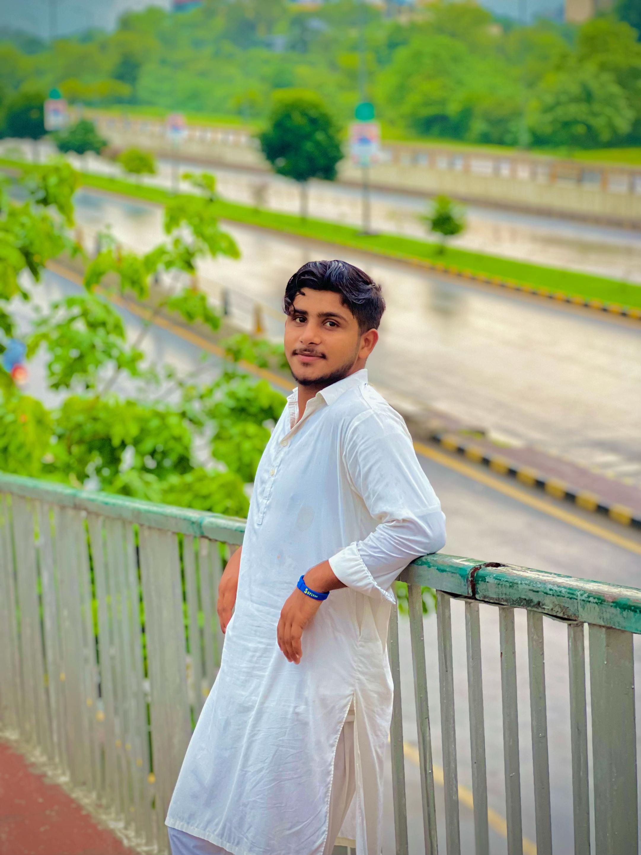 @𝗔ح𝗠𝗘𝗗 👑💸