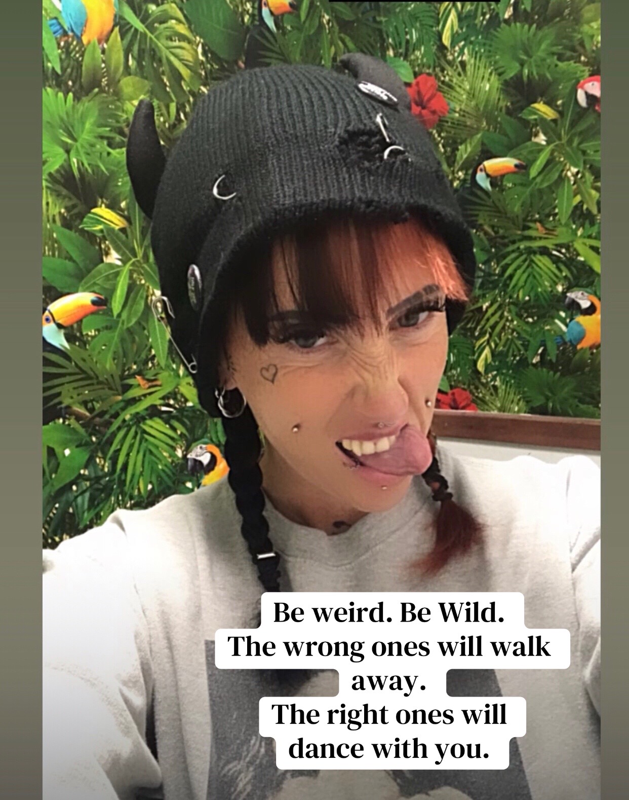 @⚔️🎪 WitchBitch 🎪⚔️